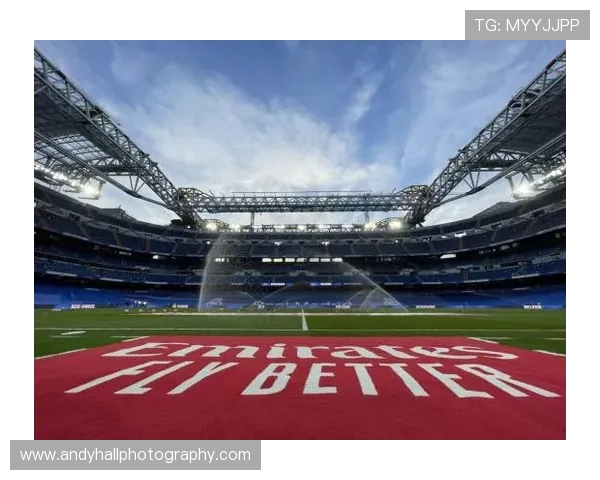 开云官方平台皇马赞助商合作案例分享及其在足球行业的影响力提升 开云官方平台皇马赞助商合作案例分享及其在足球行业的影响力提升